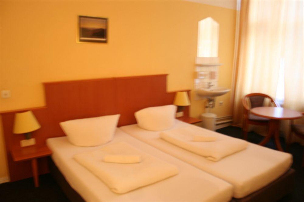 Hotel-Pension Adamshof Berlin Luaran gambar