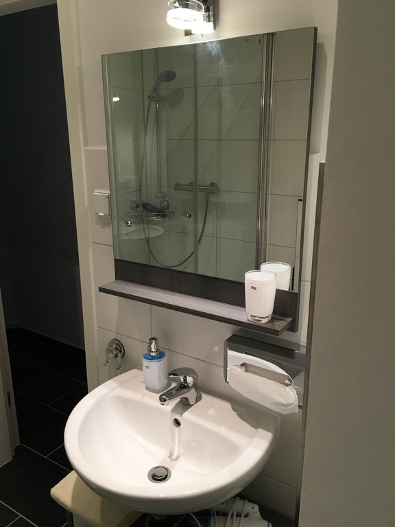 Hotel-Pension Adamshof Berlin Luaran gambar