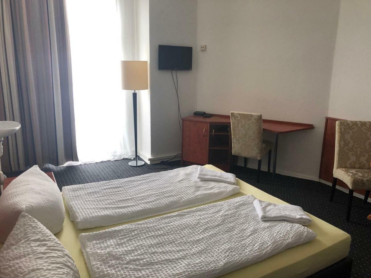 Hotel-Pension Adamshof Berlin Luaran gambar